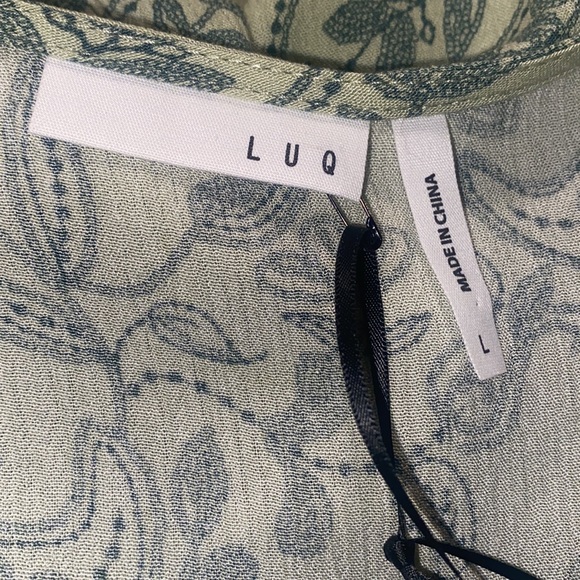 LUQ Green Paisley Blouse with Tie Front Size Large - Picture 9 of 12